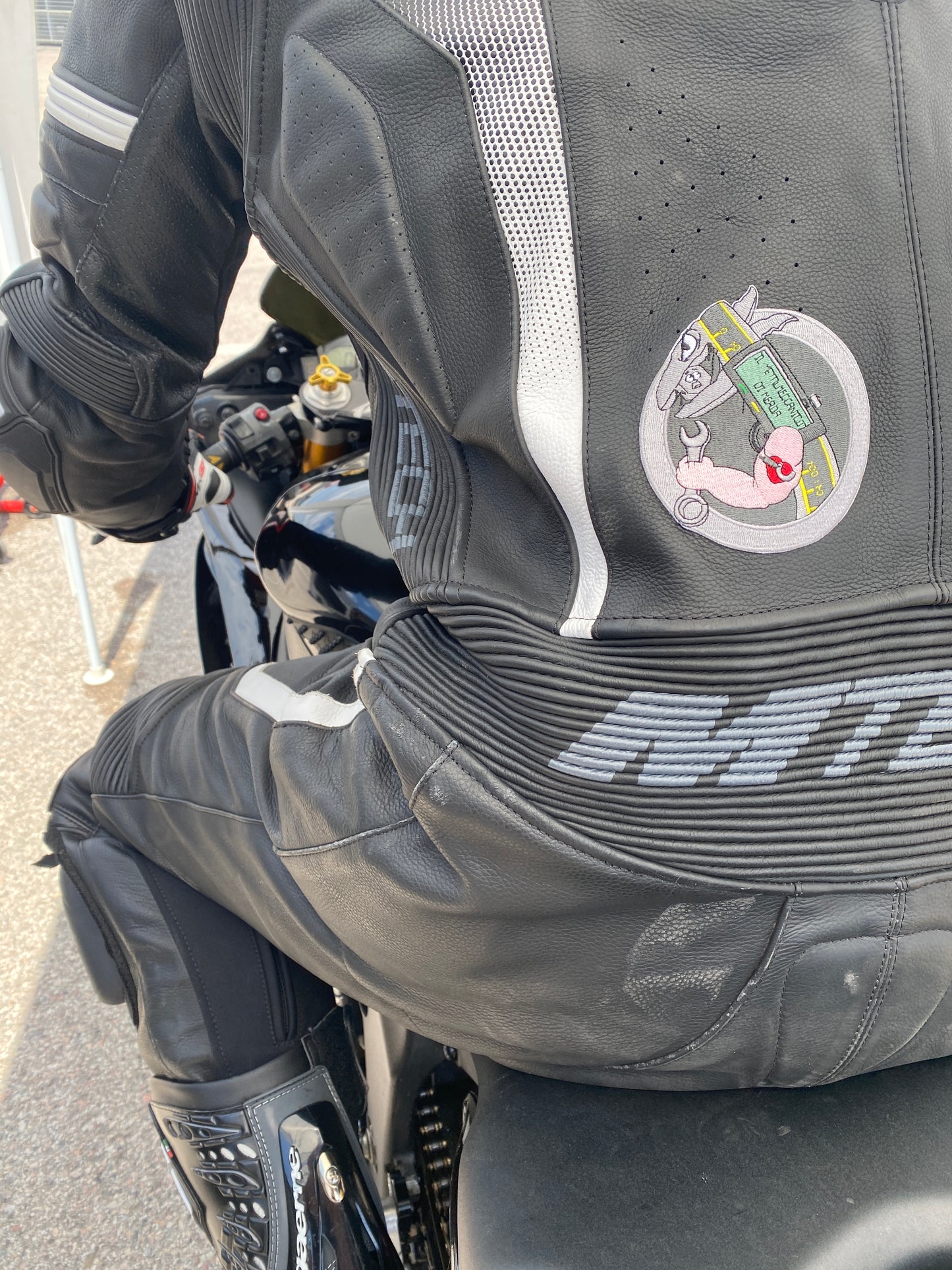 PATCH / TOPPA RICAMATA MDM – Ø 7,5 cm – Termoadesiva