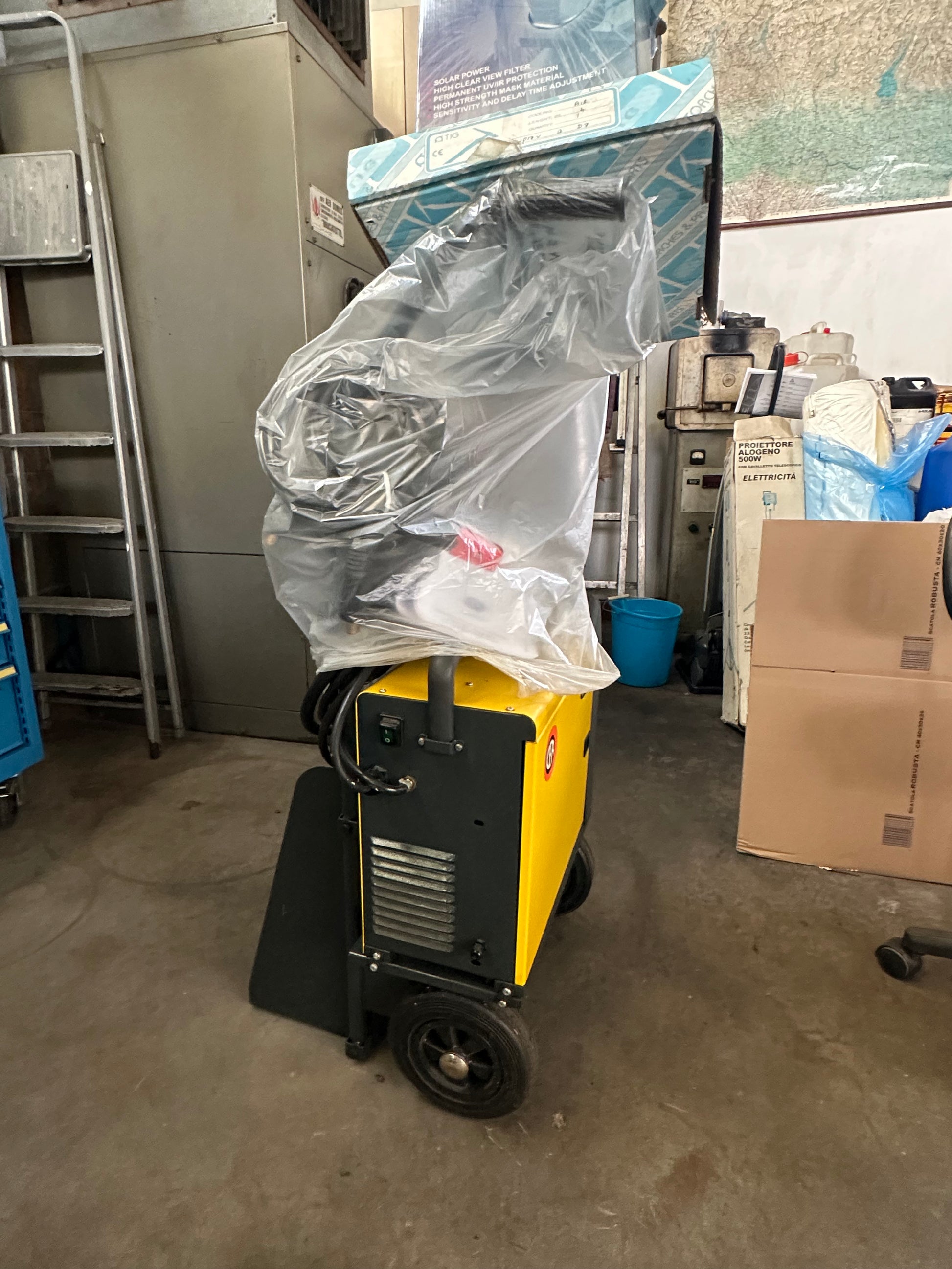 Saldatrice CEA DIGISTAR 2000 PULSE usata completa di carrello e accessori il Metalmeccanico Di M
