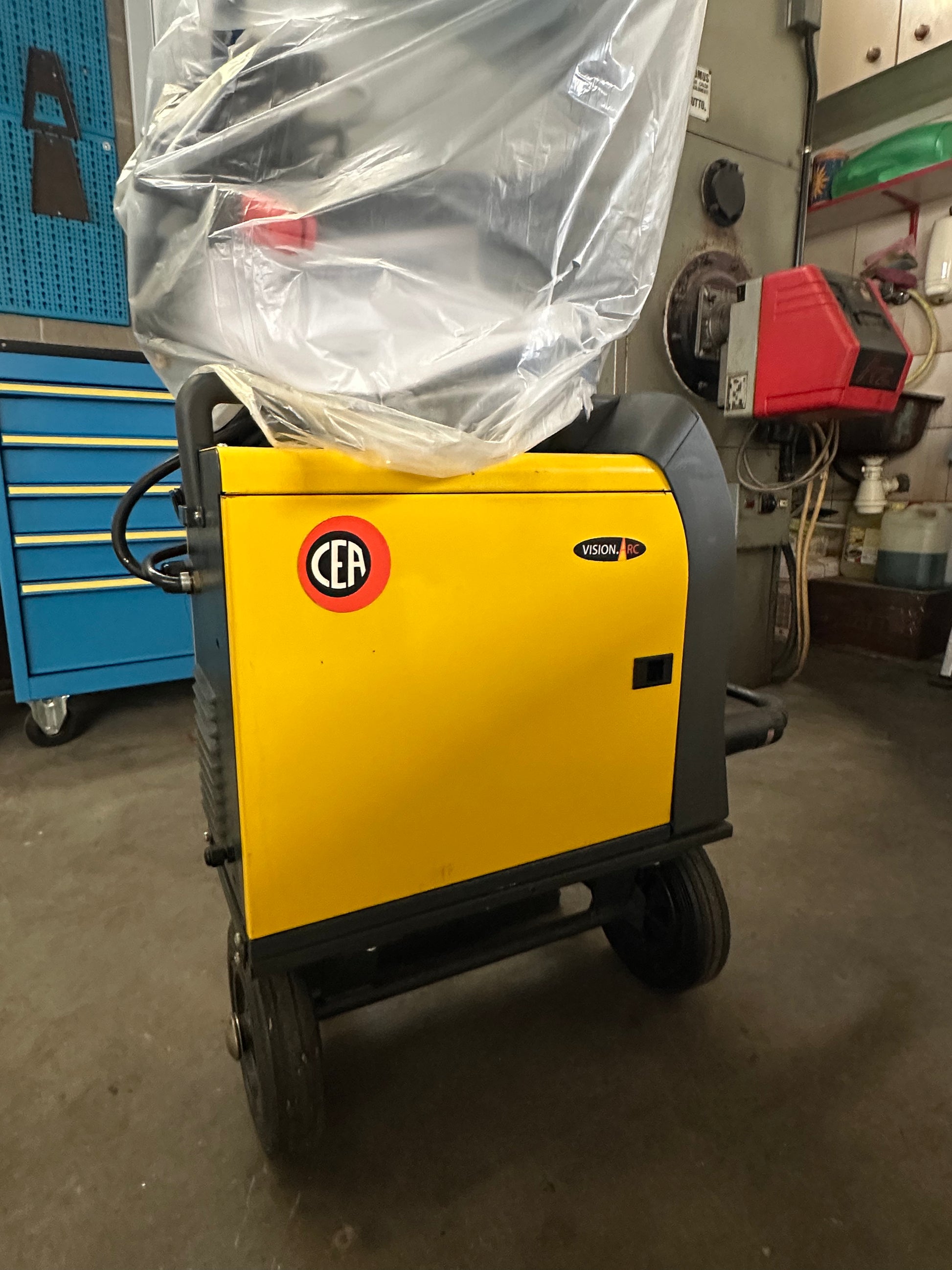 Saldatrice CEA DIGISTAR 2000 PULSE usata completa di carrello e accessori il Metalmeccanico Di M