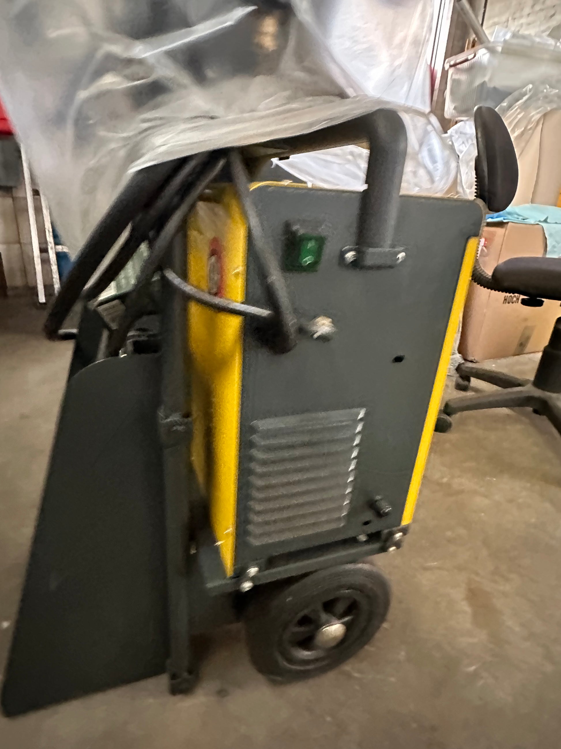 Saldatrice CEA DIGISTAR 2000 PULSE usata completa di carrello e accessori il Metalmeccanico Di M