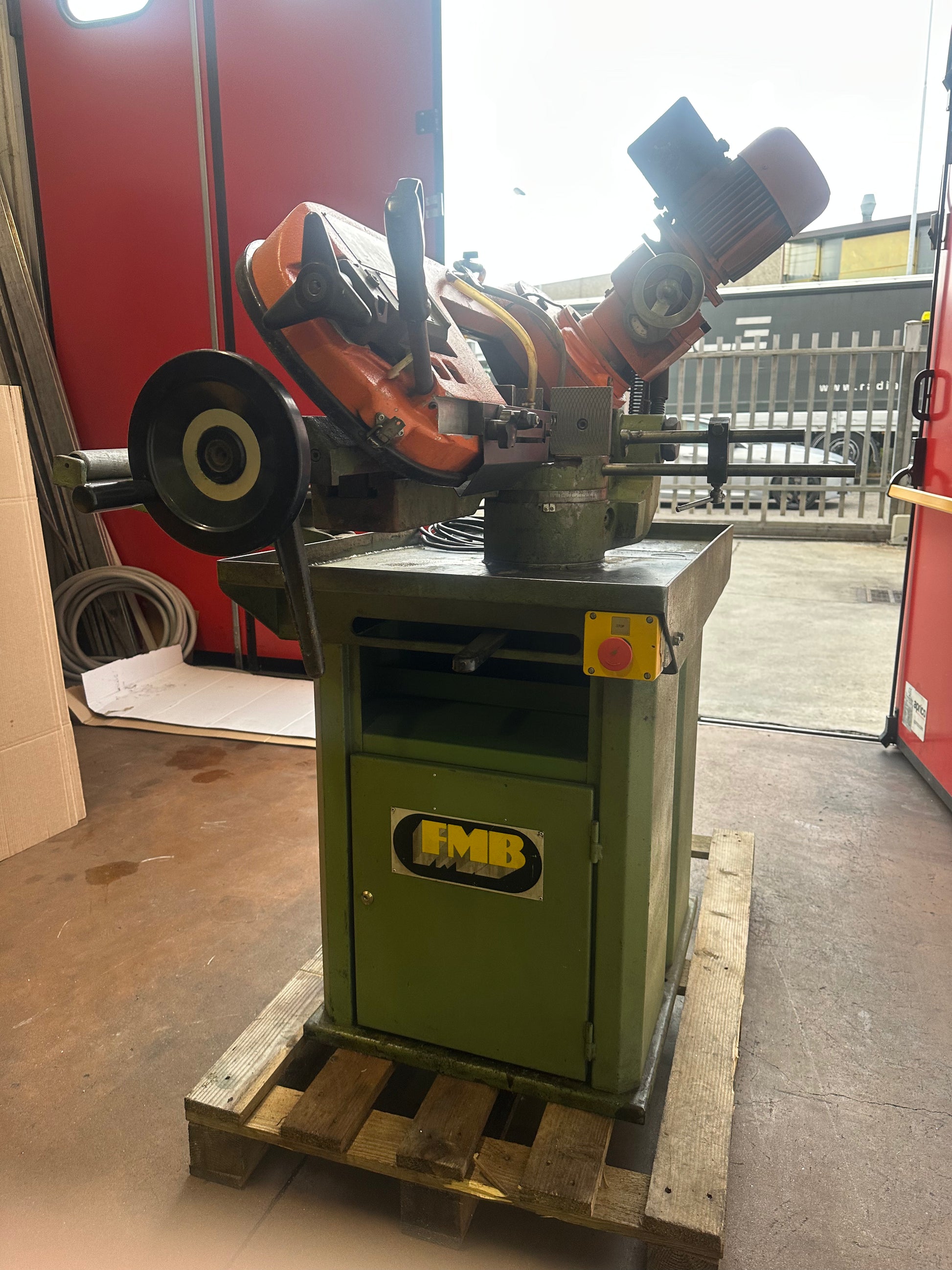 Segatrice a nastro FMB – 380V usata il Metalmeccanico Di M