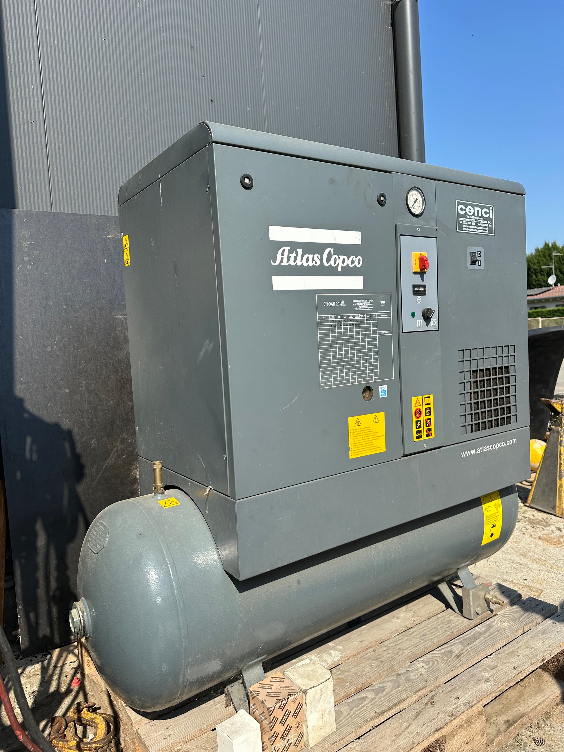 Compressore a vite Atlas Copco GX4 FF usato con essiccatore e serbatoio – 4 kW, 10 bar, anno 2008 il Metalmeccanico Di M