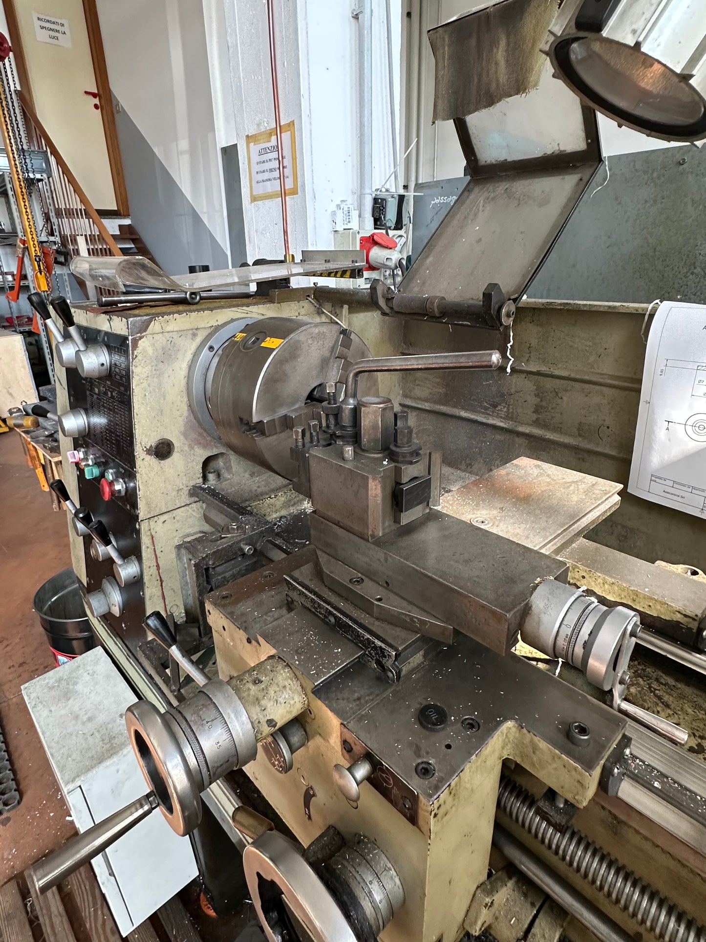 Tornio tradizionale parallelo Microcut 1340 usato con contropunta e accessori il Metalmeccanico Di M