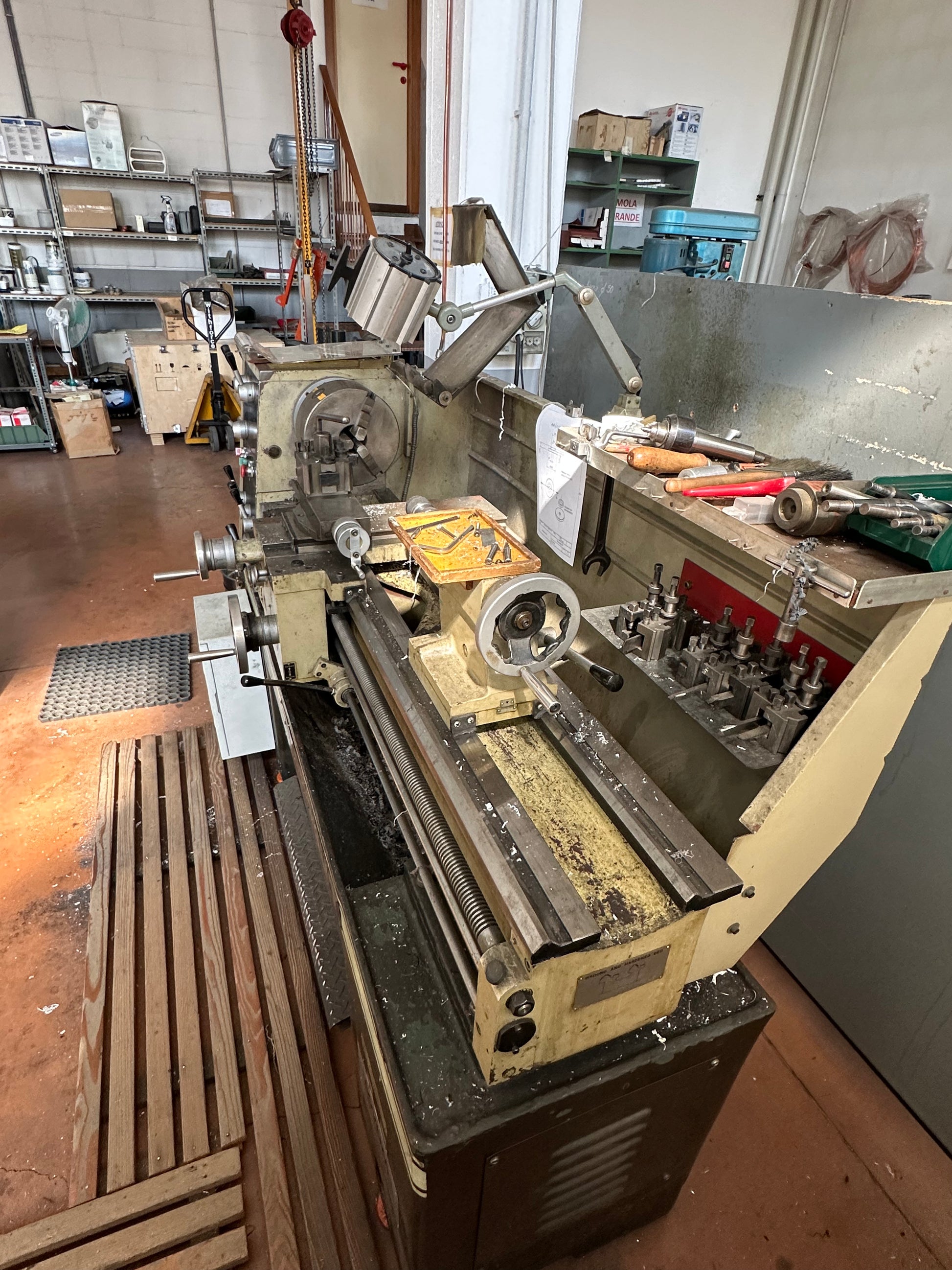 Tornio tradizionale parallelo Microcut 1340 usato con contropunta e accessori il Metalmeccanico Di M
