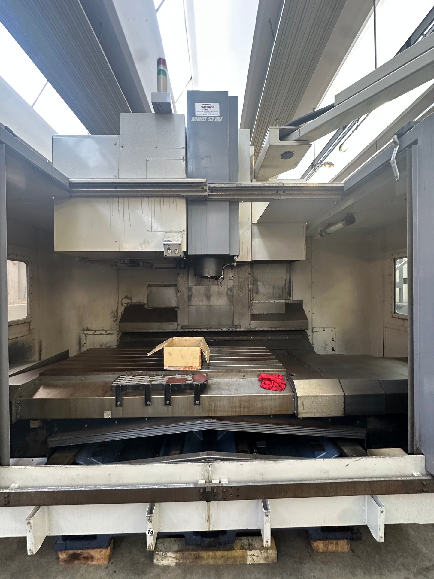 MORI SEIKI MV-650/50 – Centro di lavoro verticale CNC usato il Metalmeccanico Di M
