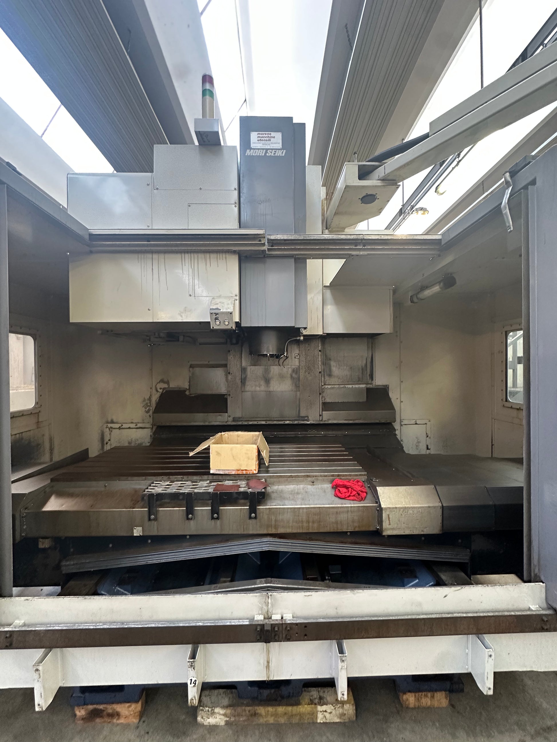 MORI SEIKI MV-650/50 – Centro di lavoro verticale CNC usato il Metalmeccanico Di M
