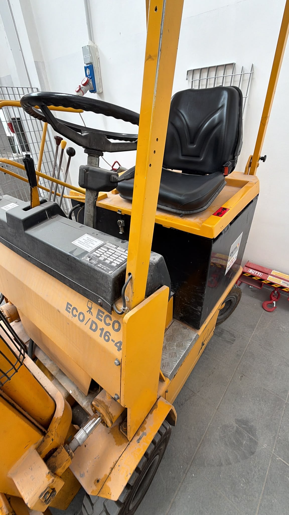 Muletto elettrico CESAB ECO D16-4 usato – Portata 1.600 kg – Montante 4,2 m il Metalmeccanico Di M