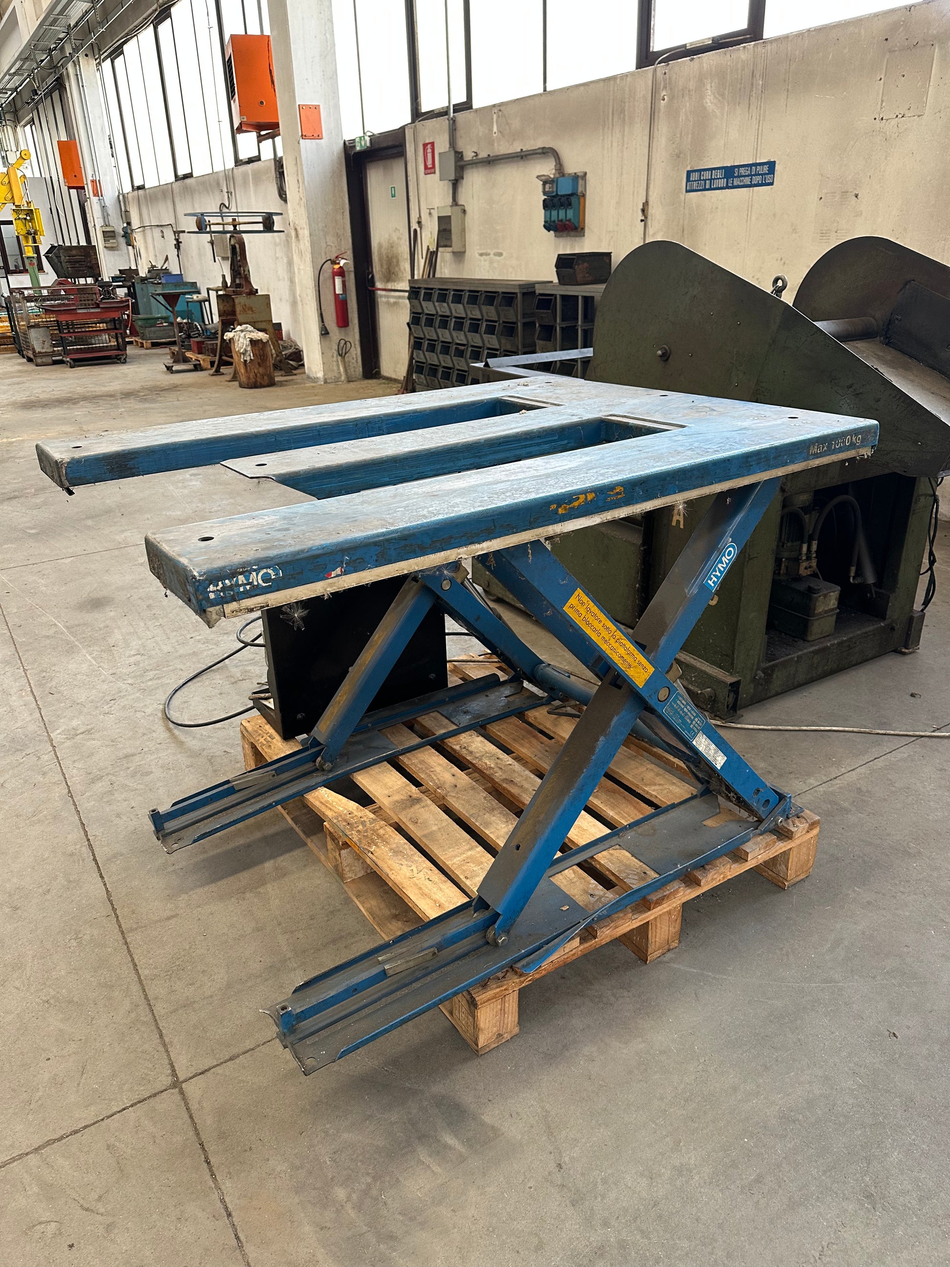 Piattaforma elevatrice elettroidraulica a pantografo HYMO MX 10-8E – portata 1.000 kg il Metalmeccanico Di M