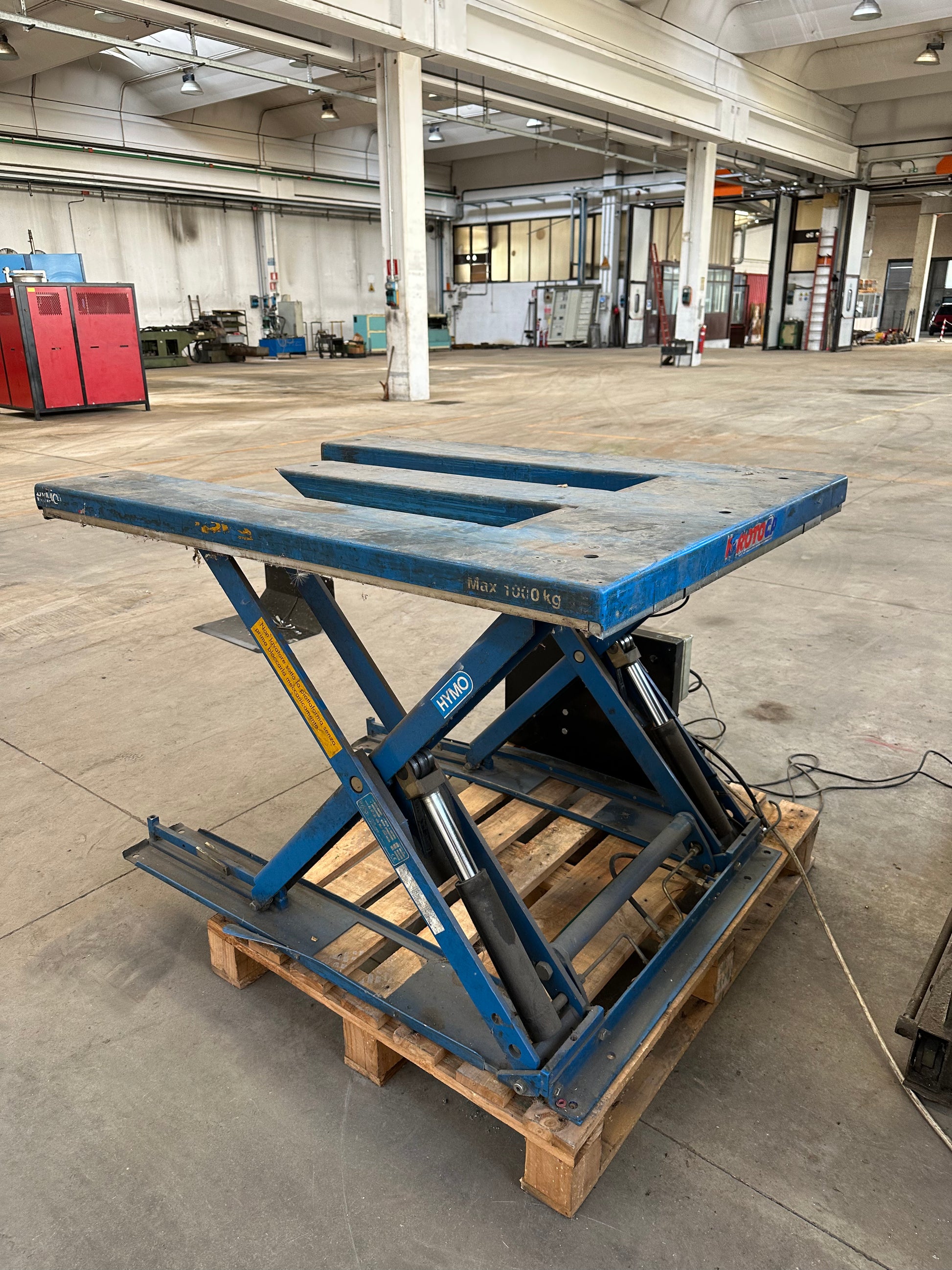Piattaforma elevatrice elettroidraulica a pantografo HYMO MX 10-8E – portata 1.000 kg il Metalmeccanico Di M