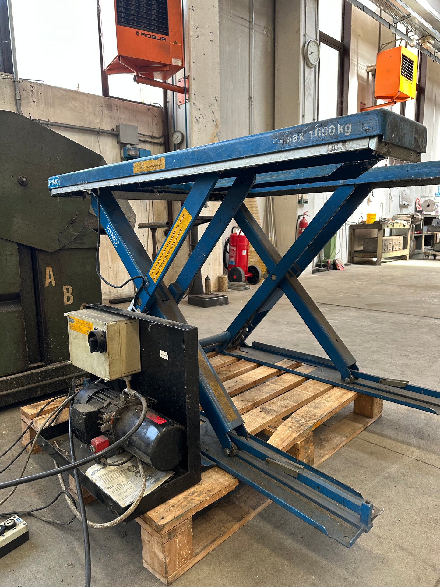 Piattaforma elevatrice elettroidraulica a pantografo HYMO MX 10-8E – portata 1.000 kg il Metalmeccanico Di M