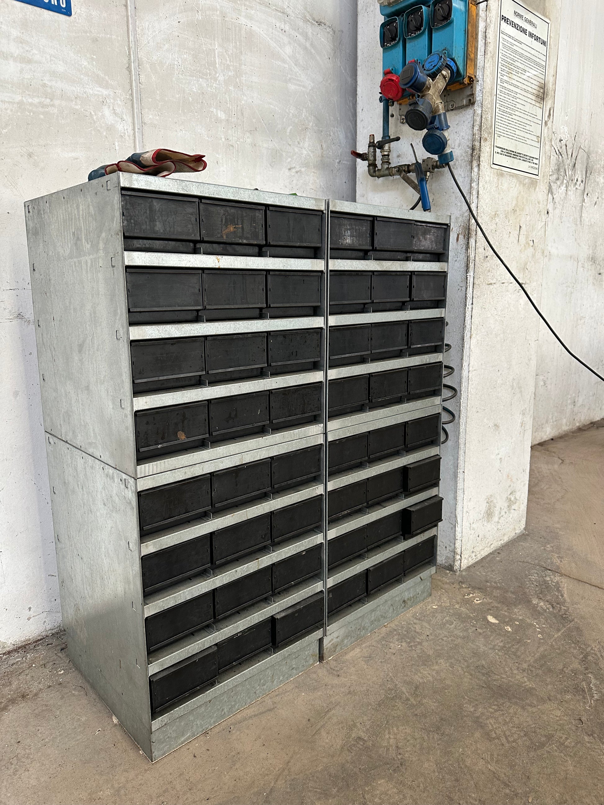 Cassettiera portaminuteria industriale Fami a 2 moduli con cassetti estraibili – usata il Metalmeccanico Di M