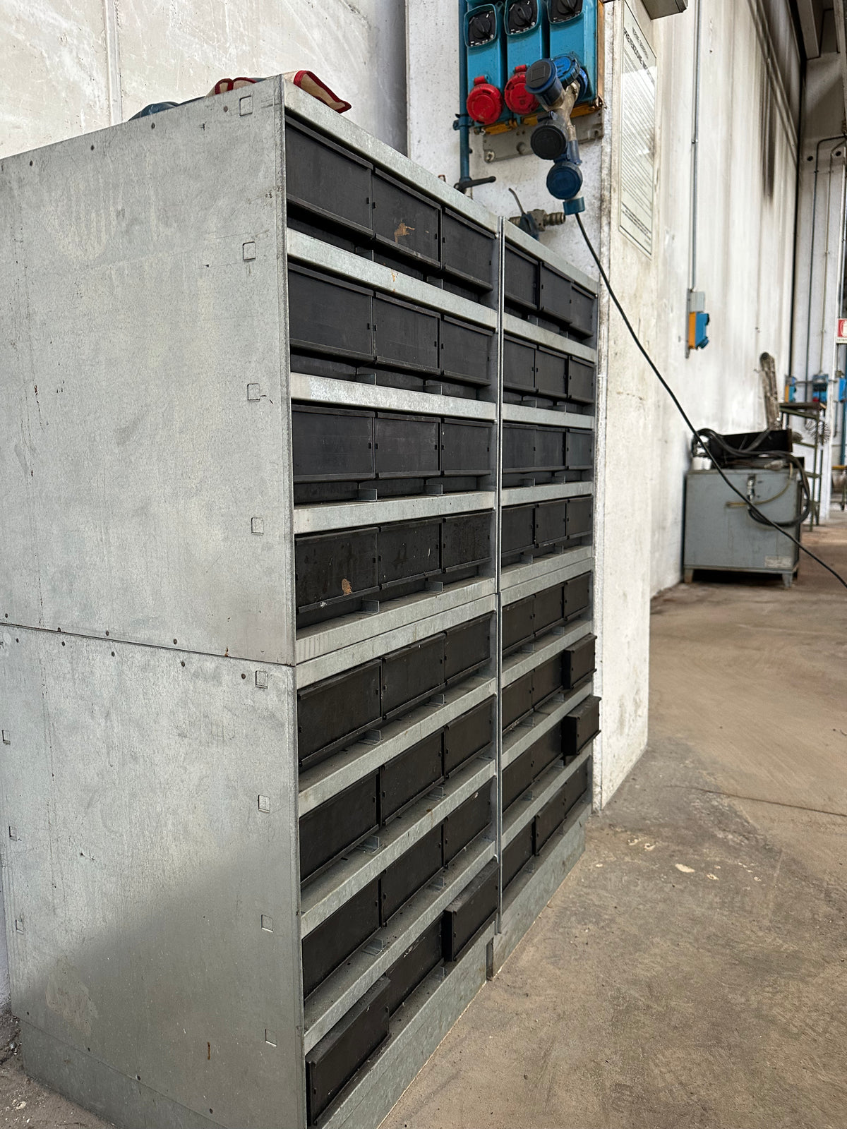 Cassettiera portaminuteria industriale Fami a 2 moduli con cassetti estraibili – usata il Metalmeccanico Di M
