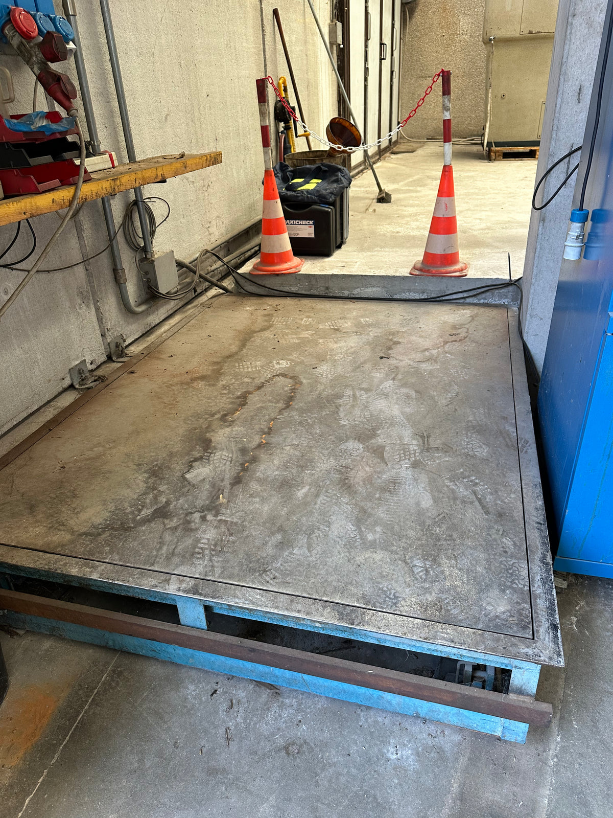 Bilancia contapezzi industriale Alpi Sistemi con doppia piattaforma pesa pallet – TESAR TS100 usata il Metalmeccanico Di M