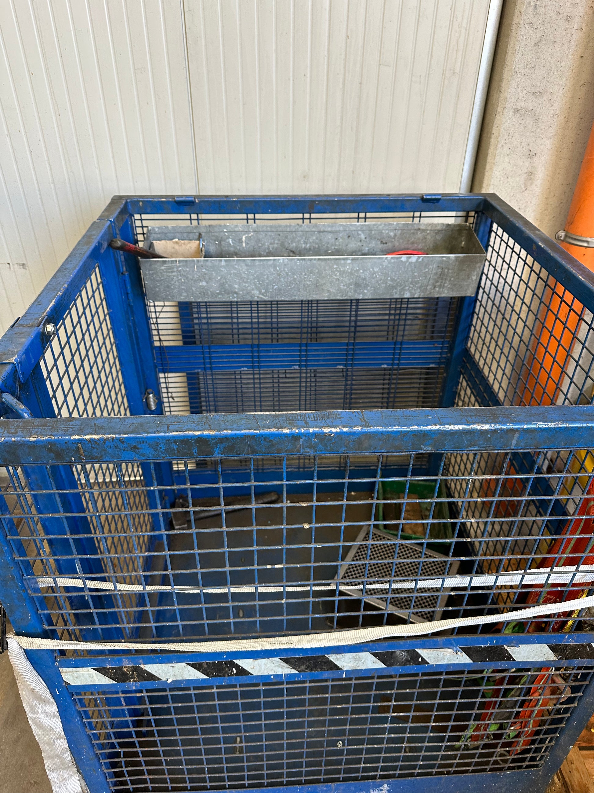 Carrello elevatore, muletto retrattile YALE MR14 usato – portata 1400 kg – alzata fino a 6.490 mm il Metalmeccanico Di M