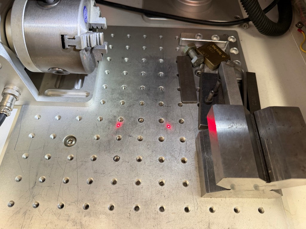 Marcatrice laser HBS GQ 20A con asse rotante usata il Metalmeccanico Di M