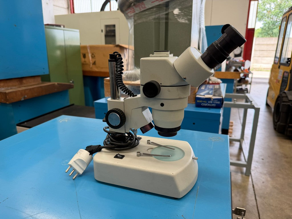 Microscopio stereo zoom MOTIC usato il Metalmeccanico Di M