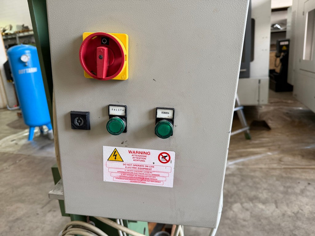 Pressa Elettroidraulica 50 Ton Usata – 150 bar, Luce 800 mm, Bancale Regolabile il Metalmeccanico Di M