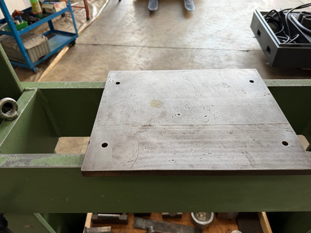 Pressa Elettroidraulica 50 Ton Usata – 150 bar, Luce 800 mm, Bancale Regolabile il Metalmeccanico Di M