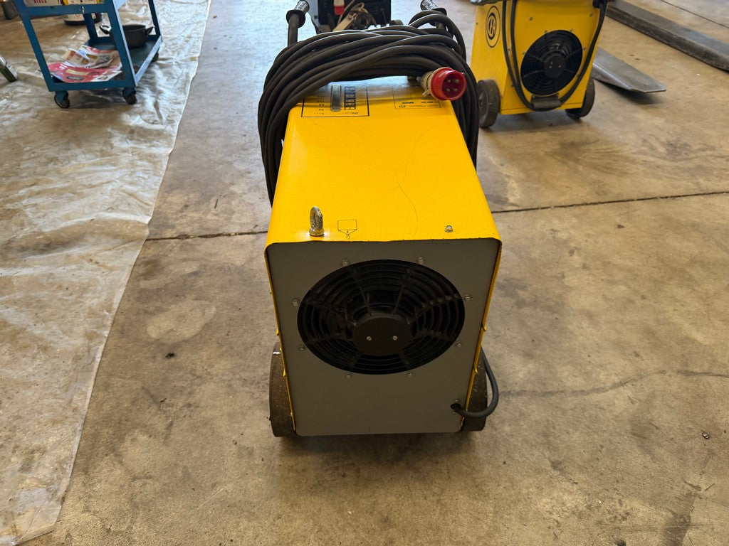 Saldatrice a elettrodi trifase CC carrellata CEA ARC 253 usata