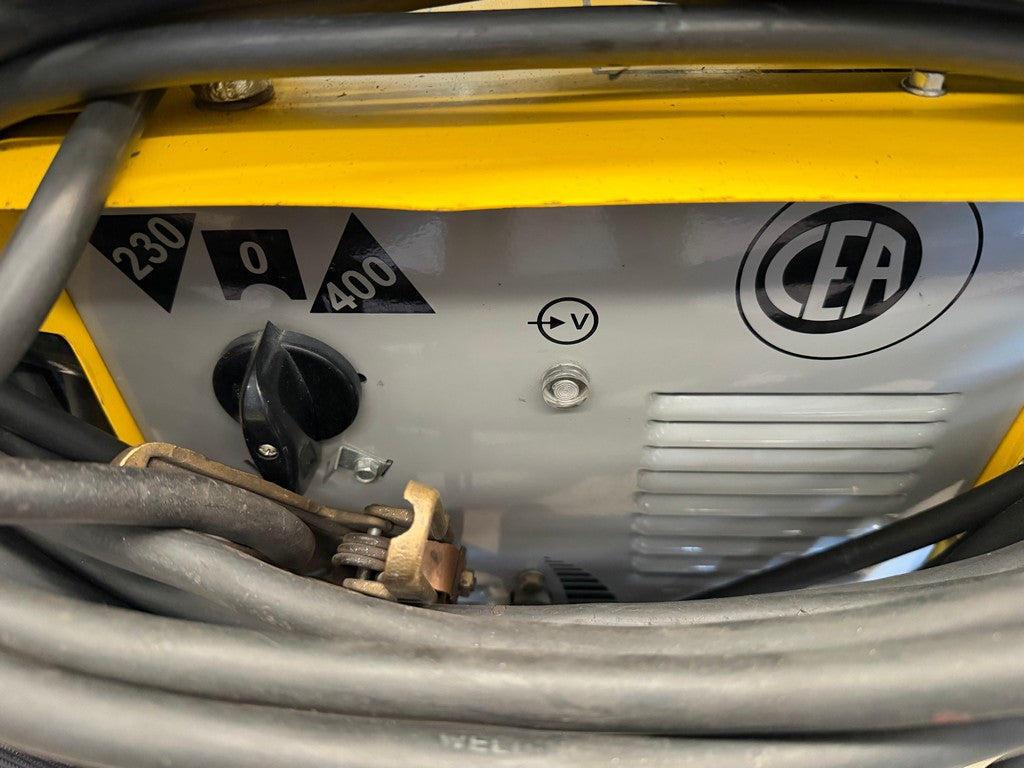 Saldatrice a elettrodi trifase CC carrellata CEA ARC 253 usata