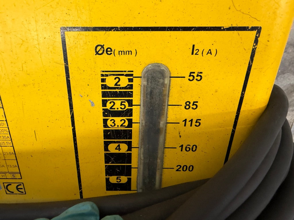 Saldatrice a elettrodi trifase CC carrellata CEA ARC 253 usata