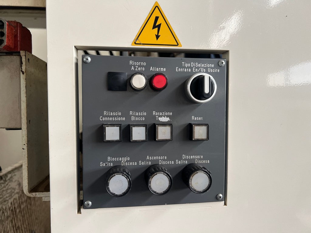 Tornio cnc 2 assi TAKAMAZ X20 HI SERVER con gantry loader usato il Metalmeccanico Di M