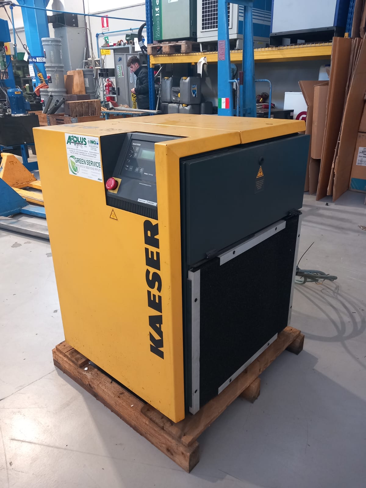 KAESER SK19 (2002) – Compressore a vite 11 kW (15 HP) – 10 bar – 1800 l/min – USATO REVISIONATO (0 ore) + GARANZIA 6 MESI il Metalmeccanico Di M