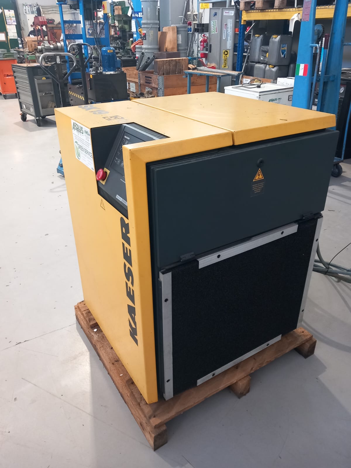 KAESER SK19 (2002) – Compressore a vite 11 kW (15 HP) – 10 bar – 1800 l/min – USATO REVISIONATO (0 ore) + GARANZIA 6 MESI il Metalmeccanico Di M