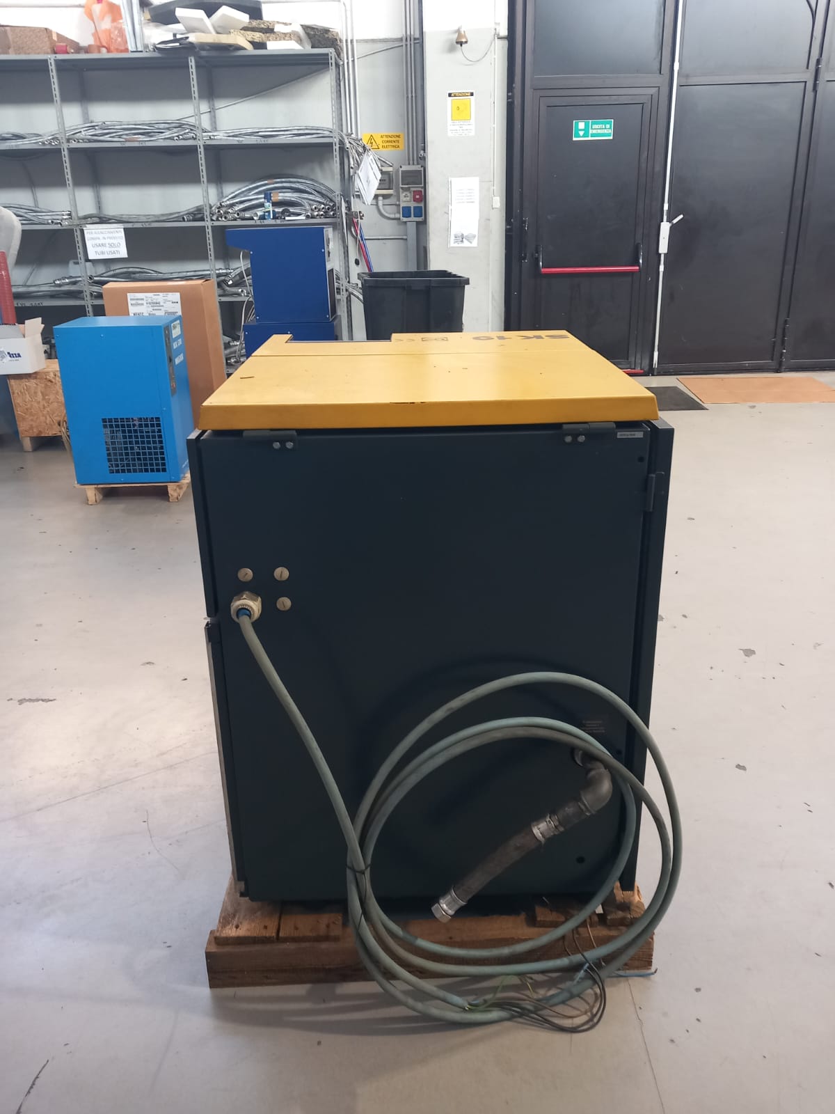 KAESER SK19 (2002) – Compressore a vite 11 kW (15 HP) – 10 bar – 1800 l/min – USATO REVISIONATO (0 ore) + GARANZIA 6 MESI il Metalmeccanico Di M