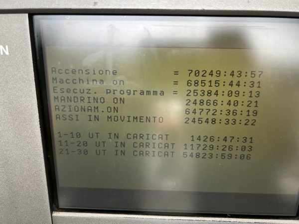 Centro di lavoro verticale ad alta velocità HERMLE C800V usato il Metalmeccanico Di M