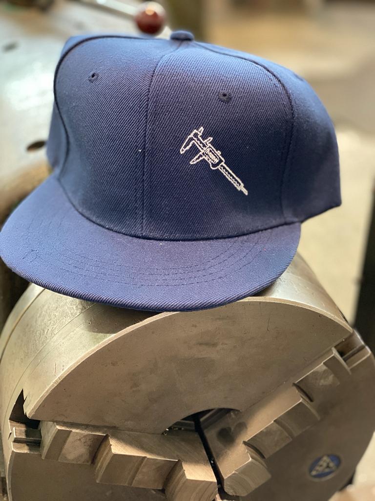 Cappello uomo visiera piatta "calibro"